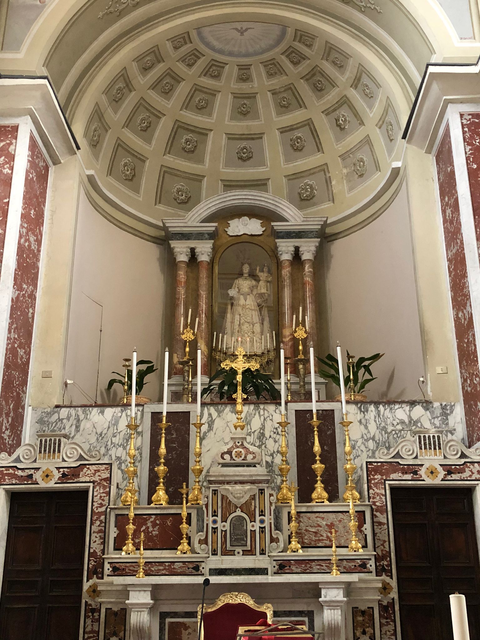 Statua della Madonna del Rosario del 1600